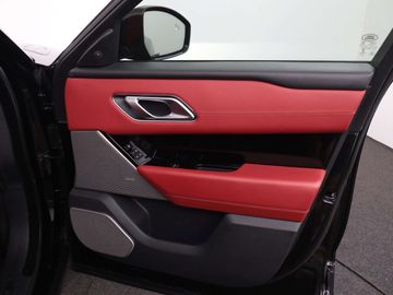 Car image 37