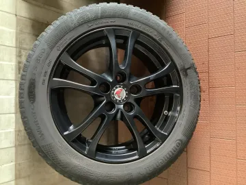 Car image 25