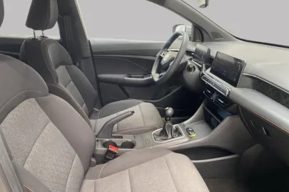 Car image 5