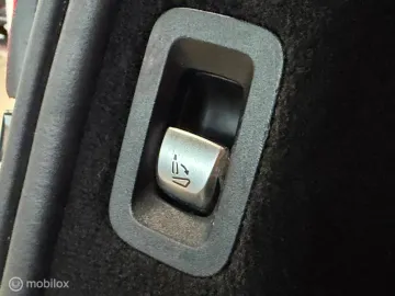 Car image 48