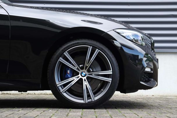 BMW 330e Touring M Sport 215 kW image number 6