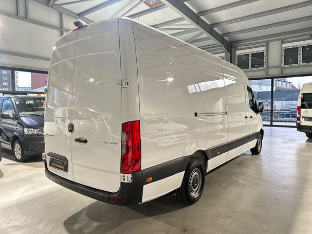 Mercedes-Benz Sprinter 317 CDI RWD 125 kW image number 4