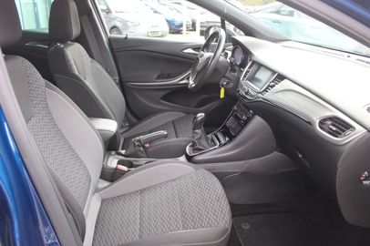 Car image 10