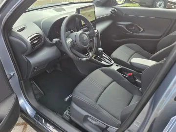 Car image 5