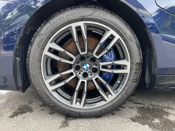 Car image 40