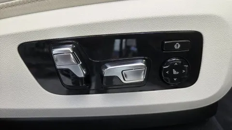 Car image 43