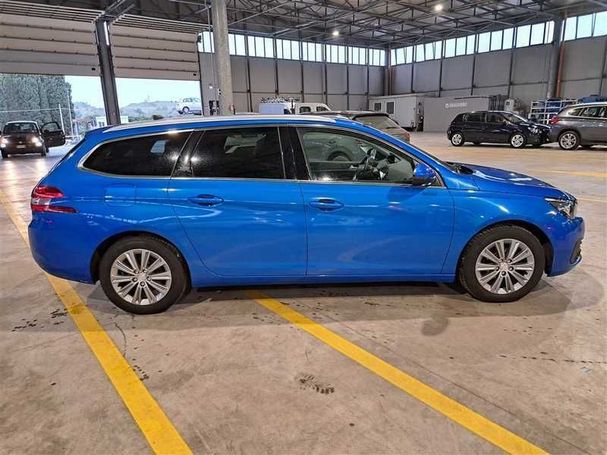 Peugeot 308 BlueHDi 130 Allure 96 kW image number 1