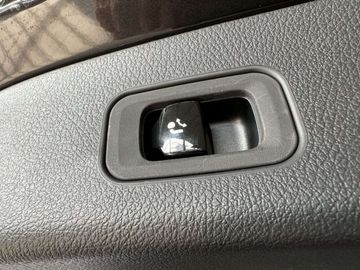 Car image 36