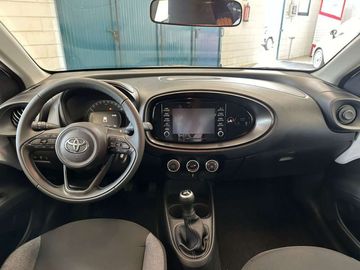 Car image 11