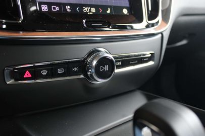 Car image 38