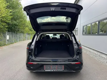 Car image 34
