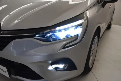 Car image 19