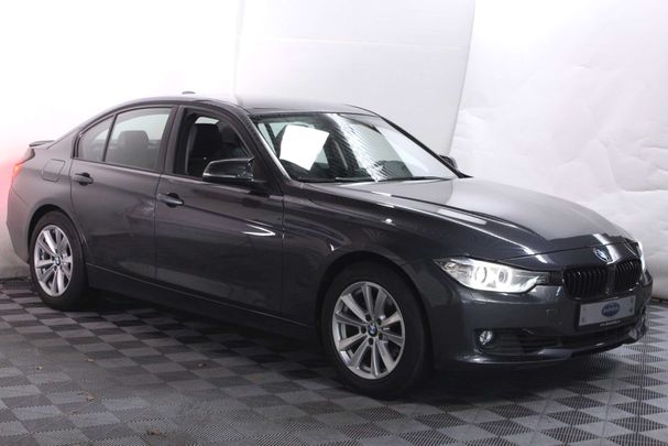 BMW 320i 135 kW image number 7