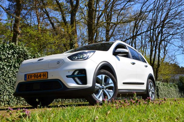 Kia Niro e 64 kWh 150 kW image number 17