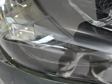 Car image 28