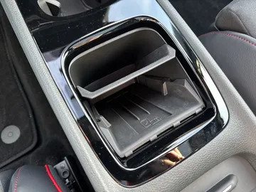 Car image 34