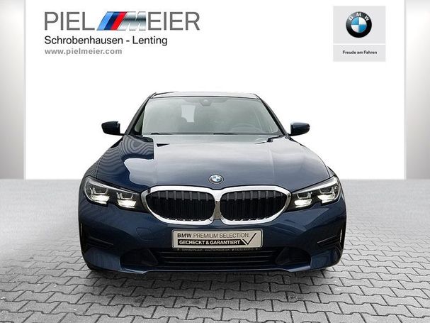 BMW 320i Advantage 135 kW image number 2