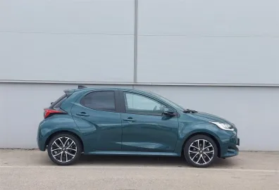 Car image 2