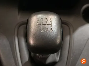 Car image 22