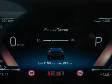 Car image 40