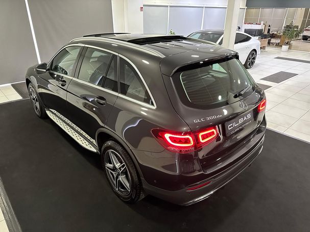 Mercedes-Benz GLC 300 de 225 kW image number 38