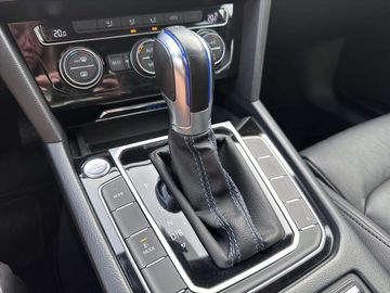 Car image 33