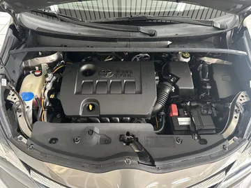 Car image 26