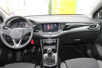 Car image 16