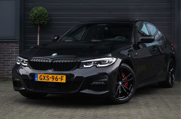 BMW 330e M Sport 215 kW image number 1