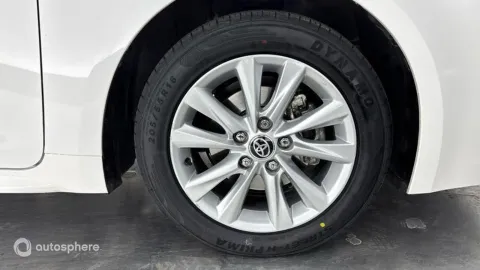 Car image 20