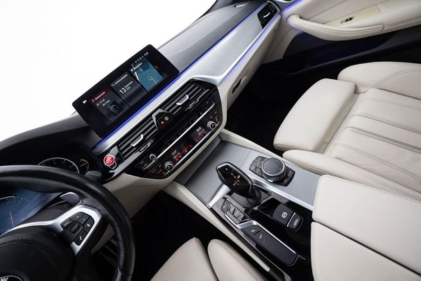 BMW 540i xDrive 250 kW image number 12