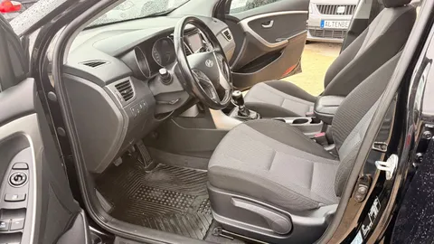 Car image 35
