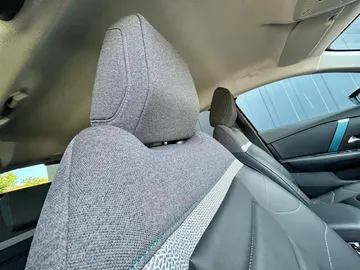 Car image 28