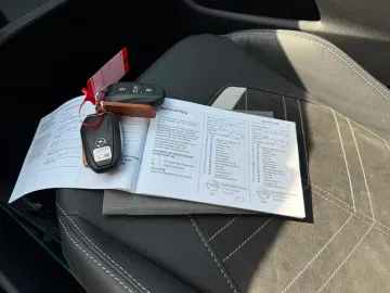 Car image 24
