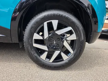 Car image 22