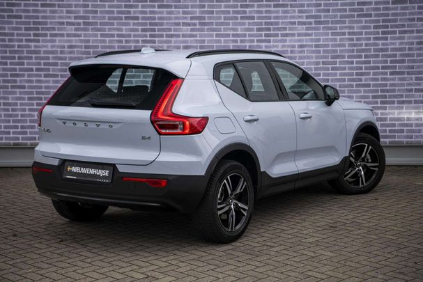 Volvo XC40 B4 Plus Dark 145 kW image number 16