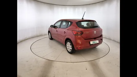 Car image 5