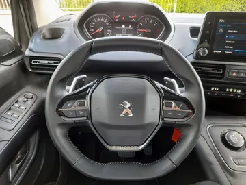 Car image 44