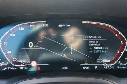 Car image 29