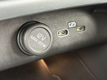 Car image 30