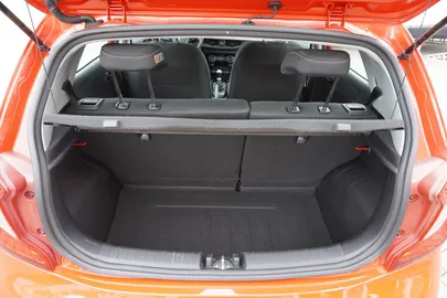 Car image 27