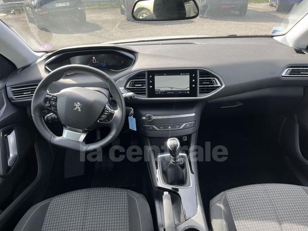 Peugeot 308 1.2 PureTech 110 Active 81 kW image number 5