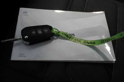 Car image 19