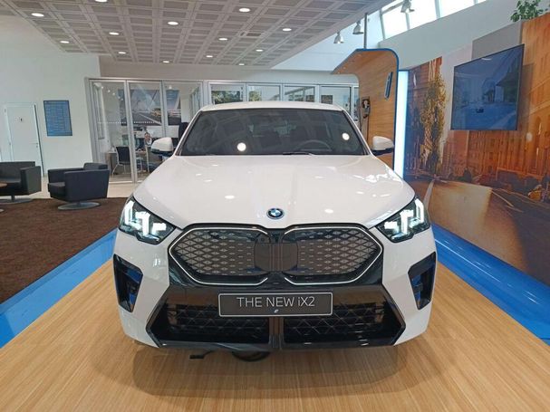 BMW iX2 xDrive30 M Sport Pro 230 kW image number 2