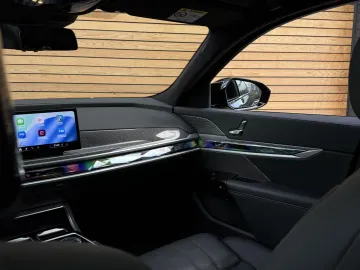 Car image 40