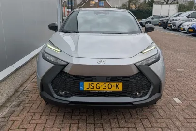 Car image 2