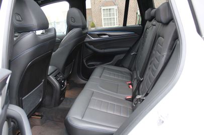 Car image 31