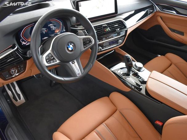 BMW 530i Touring xDrive 185 kW image number 4