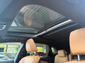 Car image 32