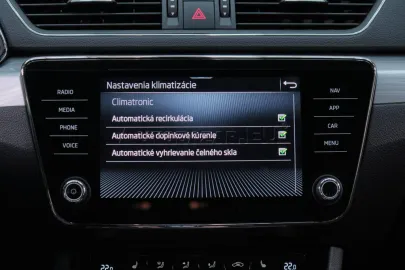 Car image 37